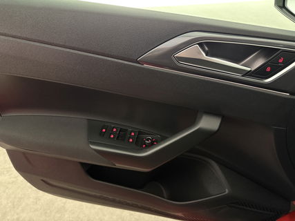Volkswagen Polo 1.0 TSI 116PK R-line | LED | Virtual Cockpit | Adaptive Cruise | Carplay | Camera | Parkeersens.