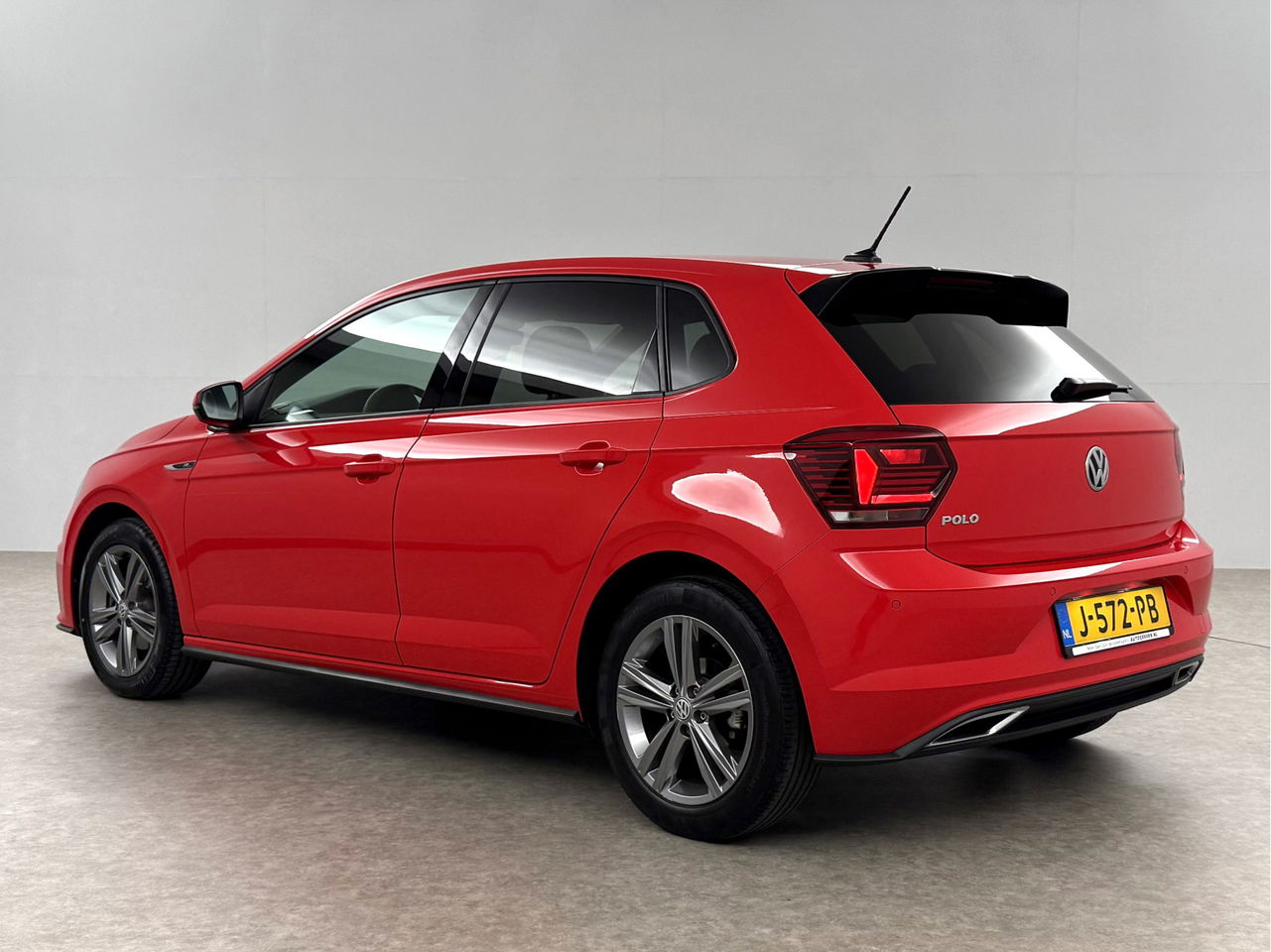 Volkswagen Polo 1.0 TSI 116PK R-line | LED | Virtual Cockpit | Adaptive Cruise | Carplay | Camera | Parkeersens.