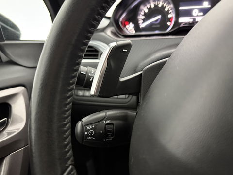 Peugeot 2008 1.2 PureTech | Panoview | LED | Trekh. | Airco | Navigatie | Parkeers. | NAP