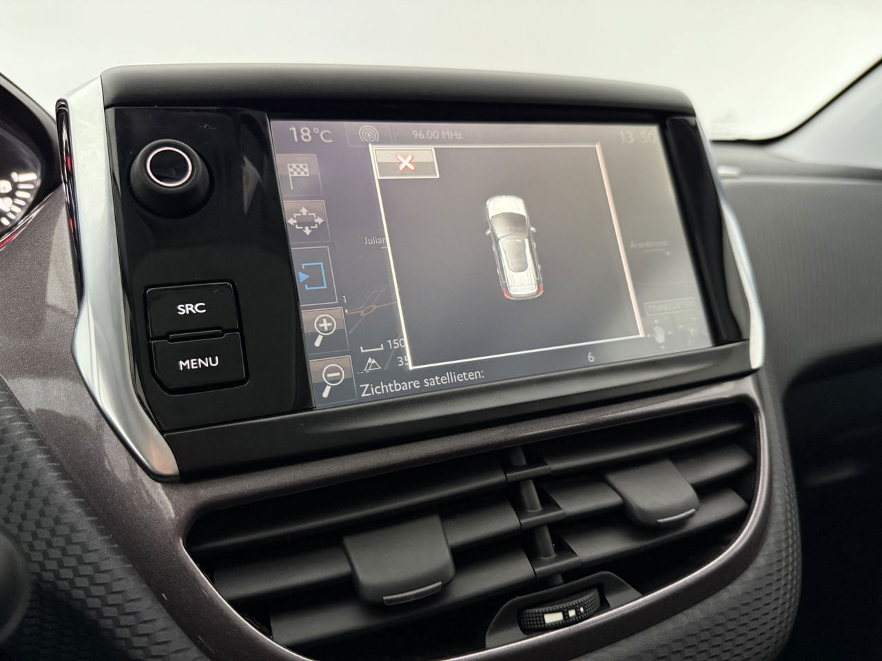 Peugeot 2008 1.2 PureTech | Panoramadak | LED | Trekhaak | Airco | Navigatie | Parkeersensoren | 16"LMV