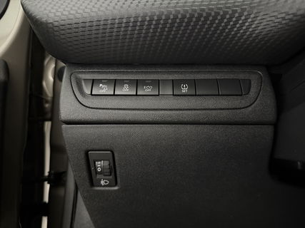 Peugeot 2008 1.2 PureTech | Panoramadak | LED | Trekhaak | Airco | Navigatie | Parkeersensoren | 16"LMV