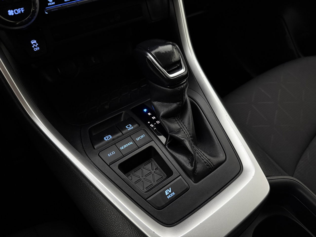 Toyota RAV4 2.5 Hybrid Bi-Tone LED | Carplay | Clima | Cruisecontrol | Parkeersensoren | 17"LMV