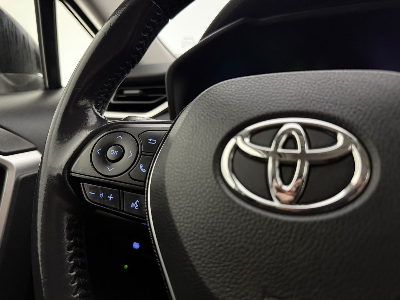 Toyota RAV4 2.5 Hybrid Bi-Tone LED | Carplay | Clima | Cruisecontrol | Parkeersensoren | 17"LMV