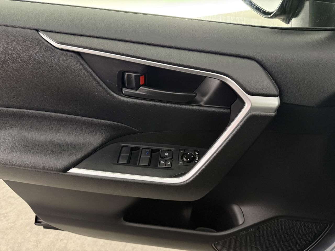 Toyota RAV4 2.5 Hybrid Bi-Tone LED | Carplay | Clima | Cruisecontrol | Parkeersensoren | 17"LMV