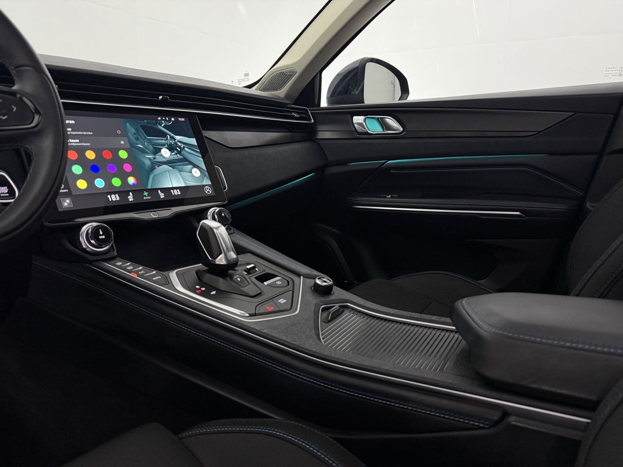 Lynk Co 01 1.5 | 360 Camera | Memory Seat | Panoramadak | Sfeerverl. | Virtual Cockpit | Carplay
