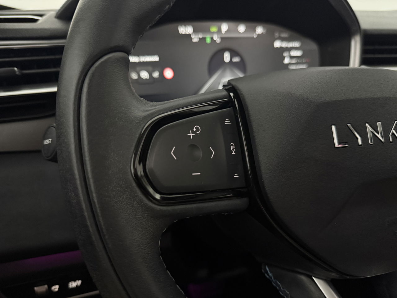 Lynk Co 01 1.5 | 360 Camera | Memory Seat | Panoramadak | Sfeerverl. | Virtual Cockpit | Carplay