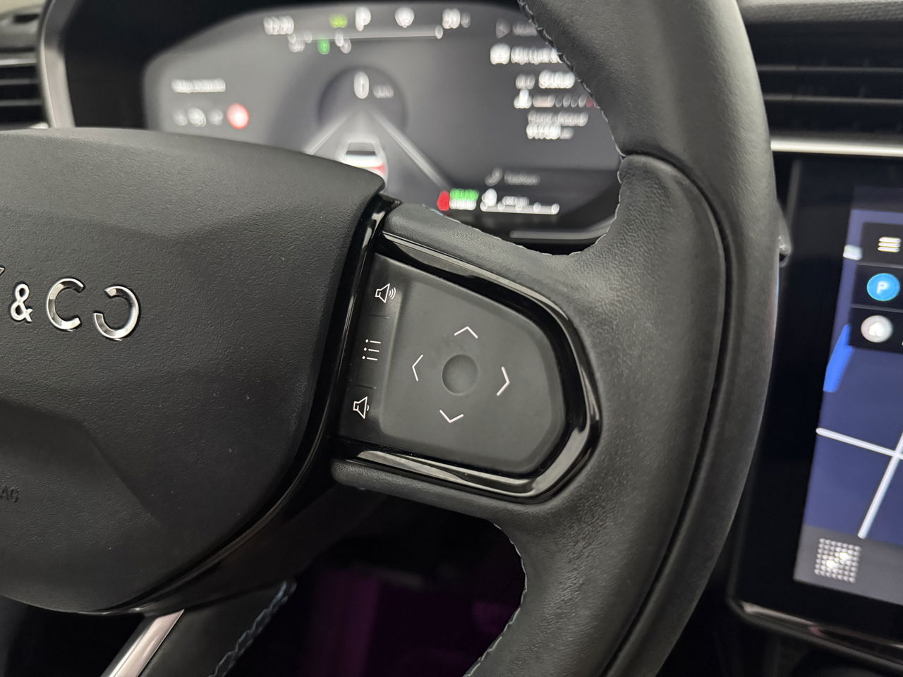Lynk Co 01 1.5 | 360 Camera | Memory Seat | Panoramadak | Sfeerverl. | Virtual Cockpit | Carplay