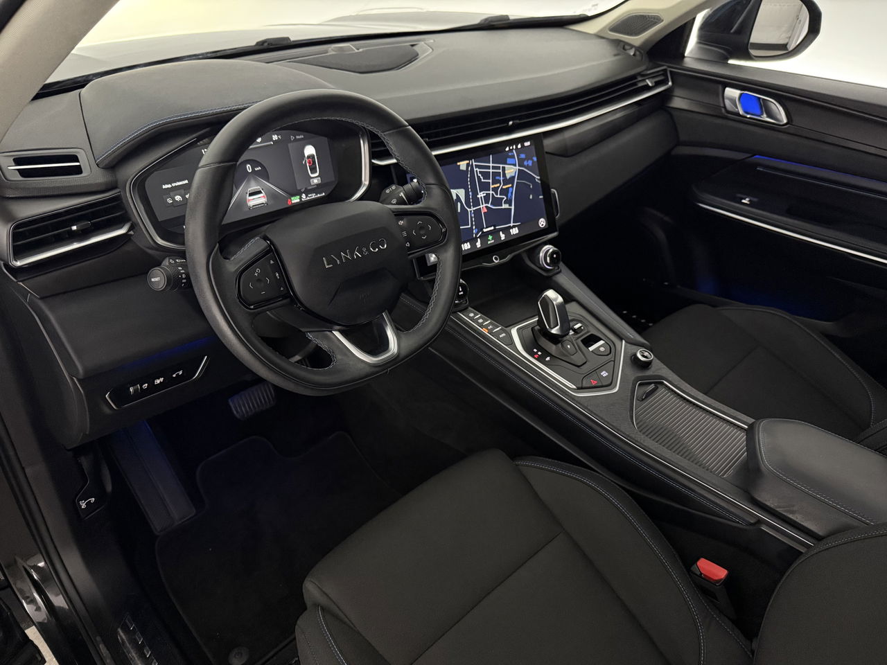 Lynk Co 01 1.5 | 360 Camera | Memory Seat | Panoramadak | Sfeerverl. | Virtual Cockpit | Carplay