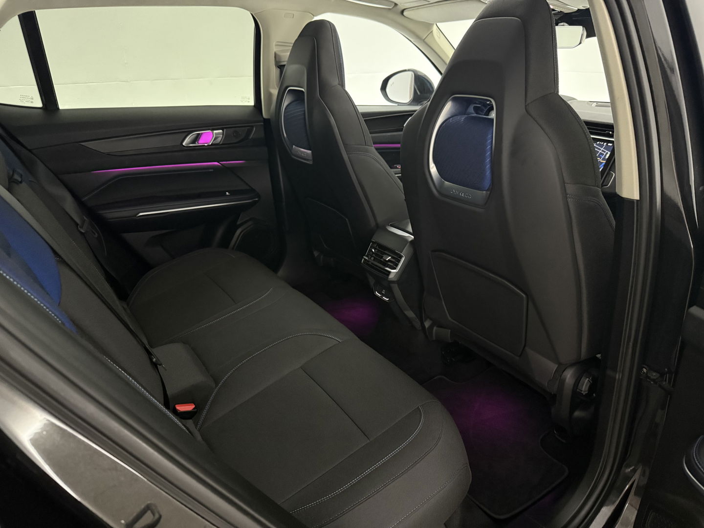 Lynk Co 01 1.5 | 360° | Memory | Pano | Sfeerverl. | Virtual | Carplay
