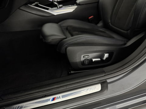 BMW 3-serie 330e xDrive Touring M-Sport 259PK | Pano | H/K | Trekh | Sfeerver. | Virtual | Carplay | LED l Adaptive l Stoelverw.