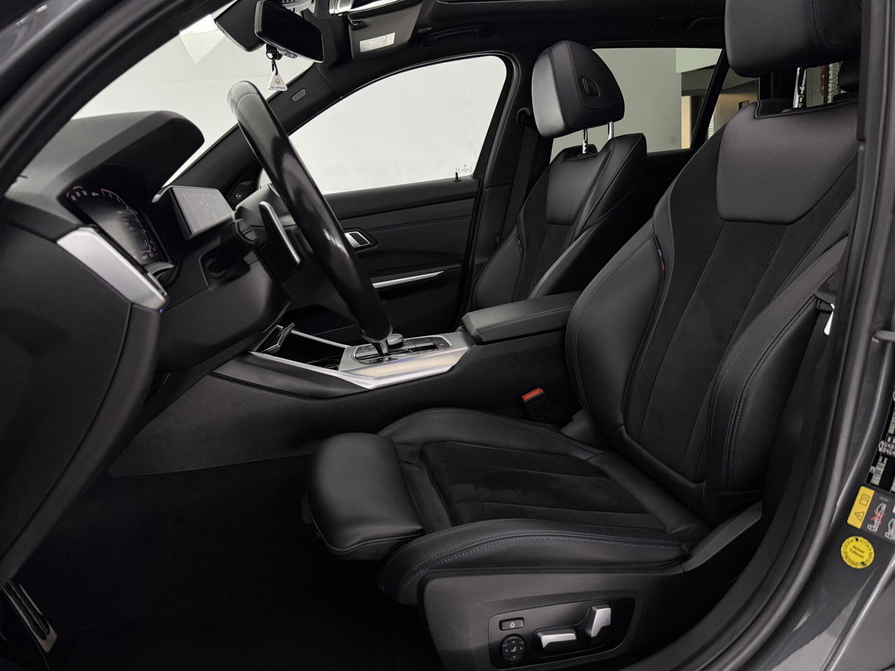 BMW 3-serie 330e xDrive Touring M-Sport 259PK | Pano | H/K | Trekh | Sfeerver. | Virtual | Carplay | LED