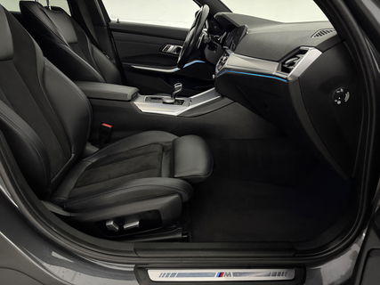 BMW 3-serie 330e xDrive Touring M-Sport 259PK | Pano | H/K | Trekh | Sfeerver. | Virtual | Carplay | LED