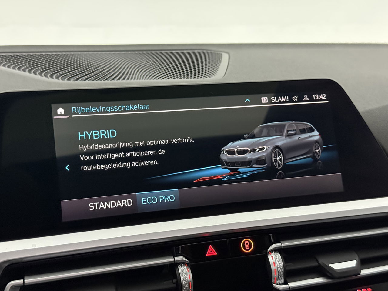 BMW 3-serie 330e xDrive Touring M-Sport 259PK | Pano | H/K | Trekh | Sfeerver. | Virtual | Carplay | LED
