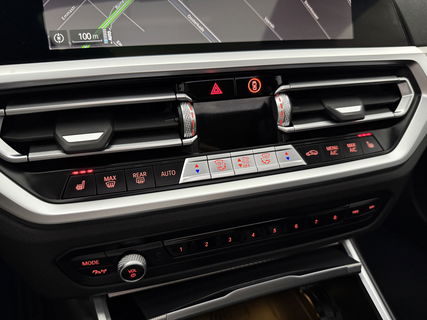 BMW 3-serie 330e xDrive Touring M-Sport 259PK | Pano | H/K | Trekh | Sfeerver. | Virtual | Carplay | LED
