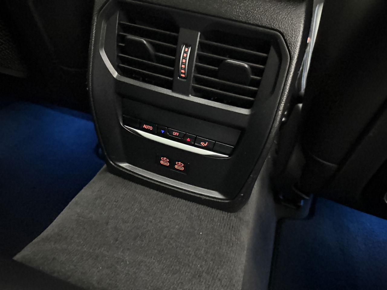 BMW 3-serie 330e xDrive Touring M-Sport 259PK | Pano | H/K | Trekh | Sfeerver. | Virtual | Carplay | LED