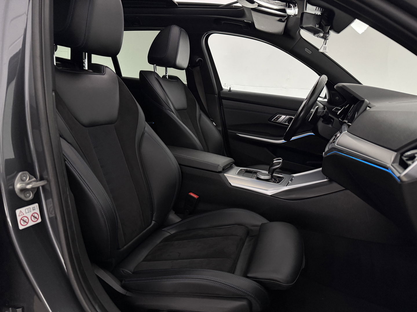 BMW 3-serie 330e xDrive Touring M-Sport 259PK | Pano | H/K | Trekh | Sfeerver. | Virtual | Carplay | LED l Adaptive l Stoelverw.