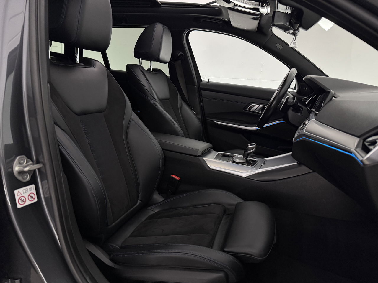 BMW 3-serie 330e xDrive Touring M-Sport 259PK | Pano | H/K | Trekh | Sfeerver. | Virtual | Carplay | LED