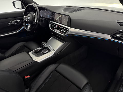 BMW 3-serie 330e xDrive Touring M-Sport 259PK | Pano | H/K | Trekh | Sfeerver. | Virtual | Carplay | LED l Adaptive l Stoelverw.
