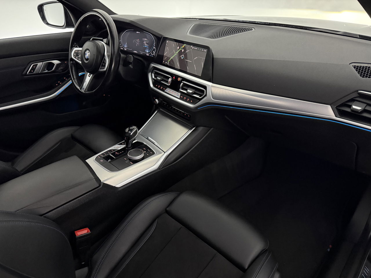 BMW 3-serie 330e xDrive Touring M-Sport 259PK | Pano | H/K | Trekh | Sfeerver. | Virtual | Carplay | LED