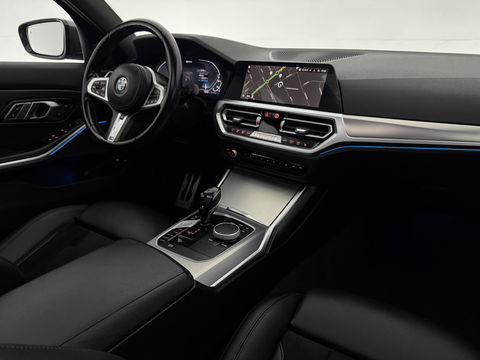 BMW 3-serie 330e xDrive Touring M-Sport 259PK | Pano | H/K | Trekh | Sfeerver. | Virtual | Carplay | LED l Adaptive l Stoelverw.