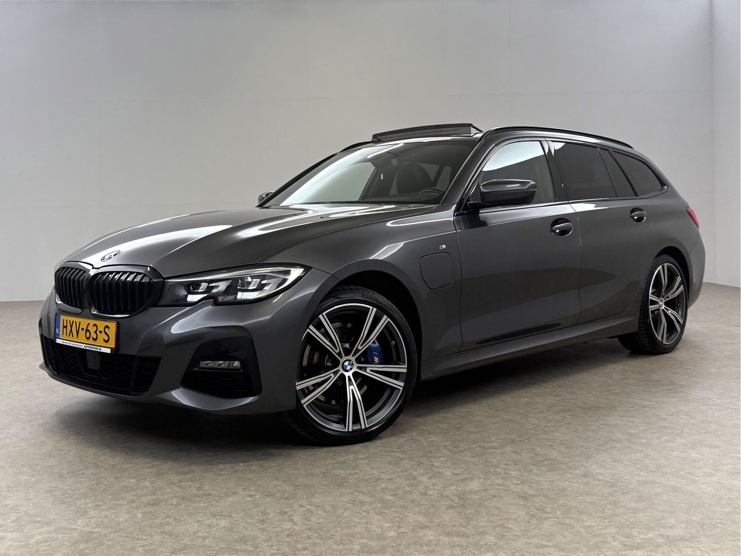 BMW 3-serie 330e xDrive Touring M-Sport 259PK | Pano | H/K | Trekh | Sfeerver. | Virtual | Carplay | LED l Adaptive l Stoelverw.