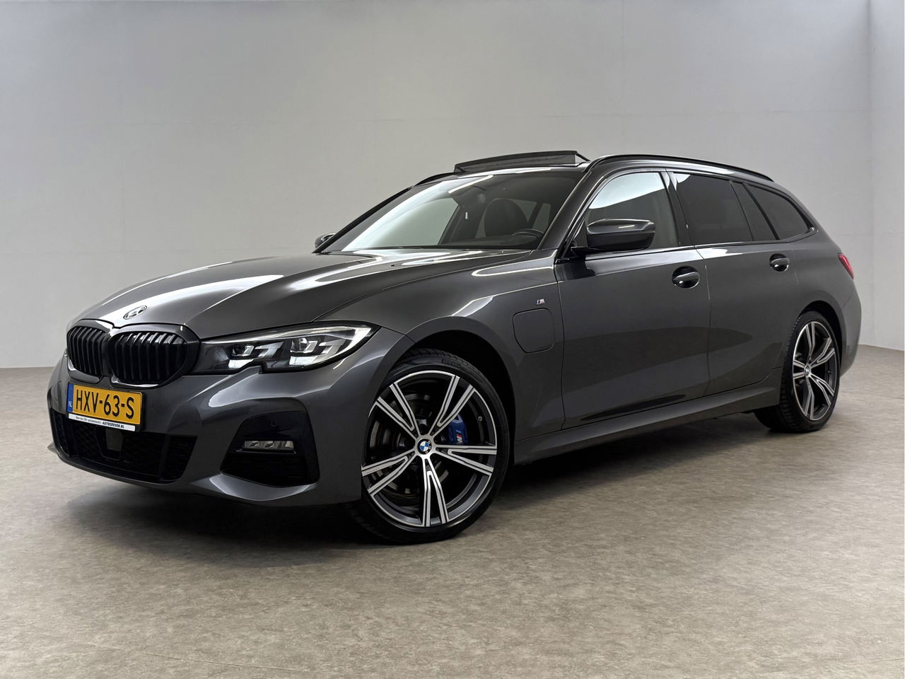 BMW 3-serie 330e xDrive Touring M-Sport 259PK | Pano | H/K | Trekh | Sfeerver. | Virtual | Carplay | LED