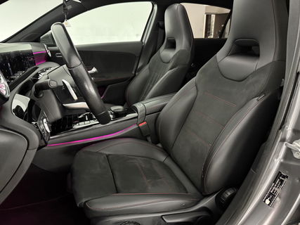 Mercedes-Benz A-Klasse 180 AMG | Pano | Virtual | Sfeerverl. | Carplay | Cruise | LED | Parkeersens.