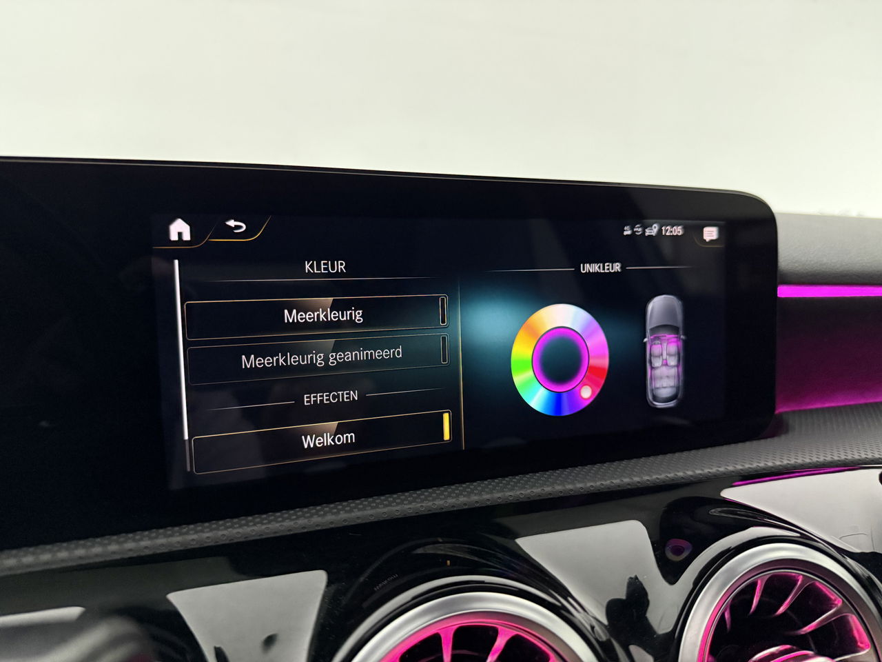Mercedes-Benz A-Klasse 180 AMG | Pano | Virtual | Sfeerverl. | Carplay | Cruise | LED | Parkeersens.