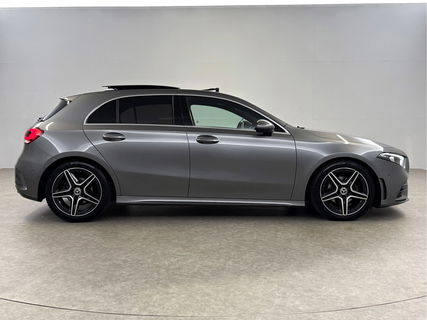 Mercedes-Benz A-Klasse 180 AMG | Pano | Virtual | Sfeerverl. | Carplay | Cruise | LED | Parkeersens.