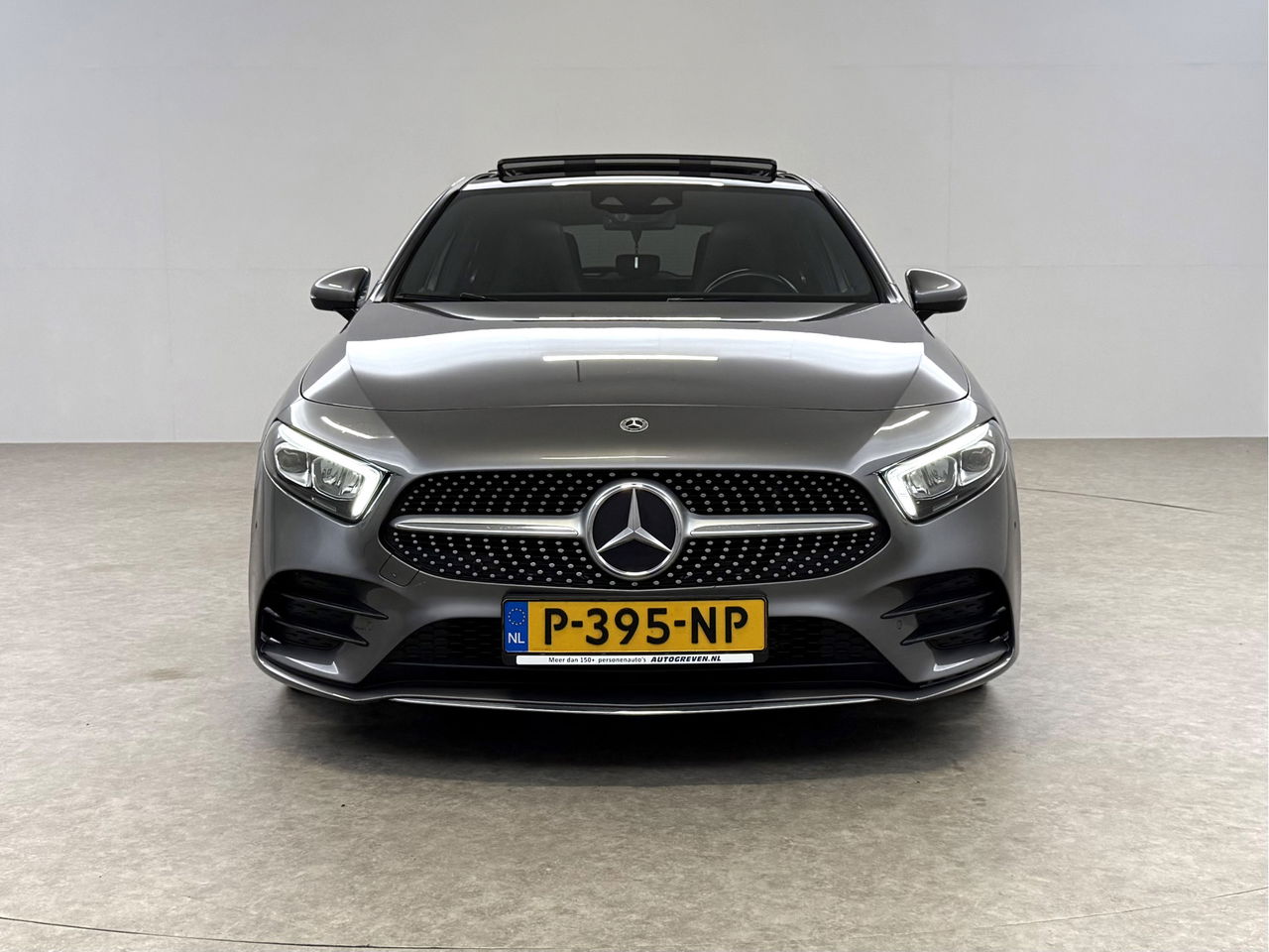 Mercedes-Benz A-Klasse 180 AMG | Pano | Virtual | Sfeerverl. | Carplay | Cruise | LED | Parkeersens.
