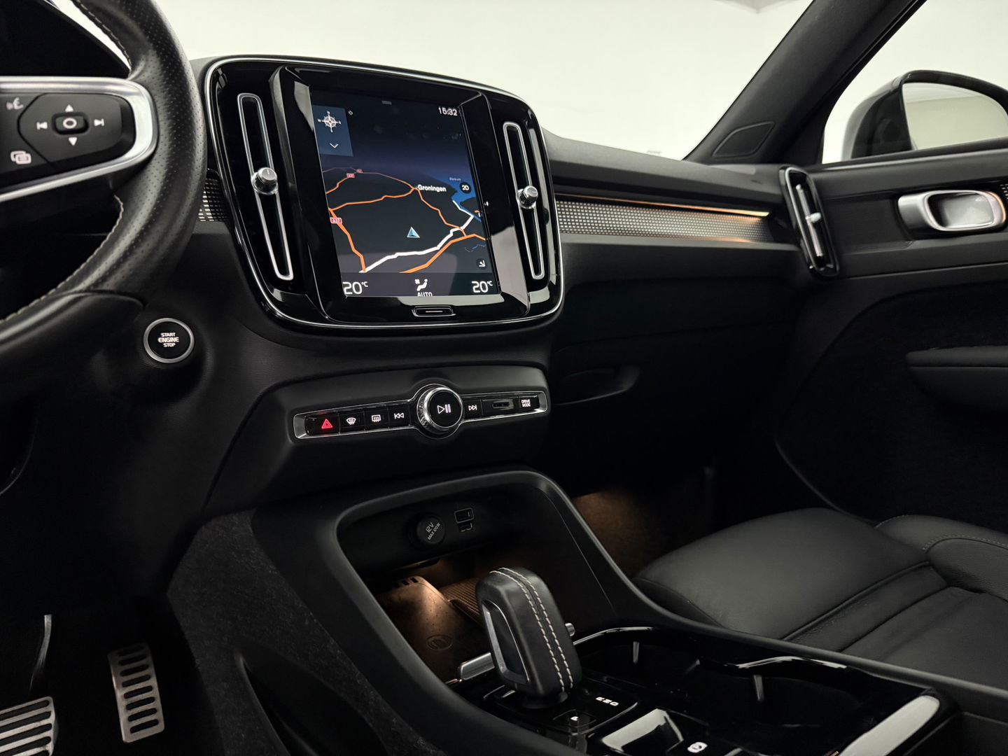 Volvo XC40 1.5 T5 Recharge Inscription 262PK | Pano | Virtual | Camera | Carplay | Leder | Cruise | LED