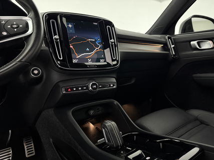 Volvo XC40 1.5 T5 Recharge Inscription | Pano | Virtual | Camera | Carplay | Leder | Cruise | LED
