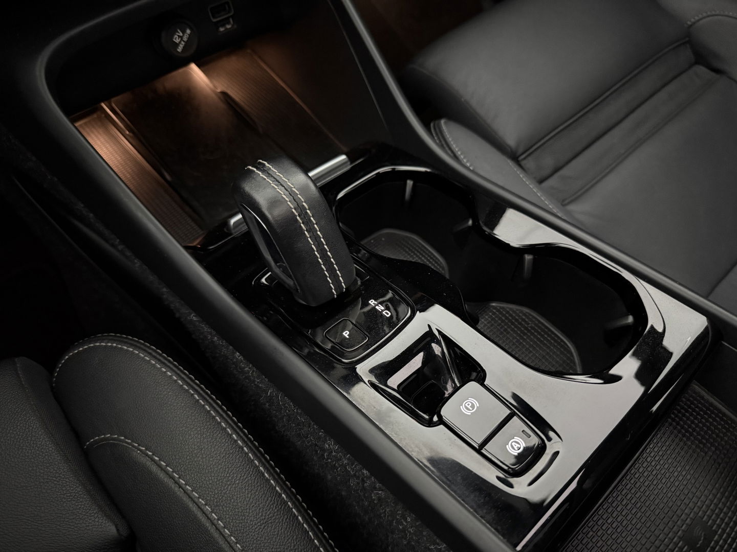 Volvo XC40 1.5 T5 Recharge Inscription 262PK | Pano | Virtual | Camera | Carplay | Leder | Cruise | LED