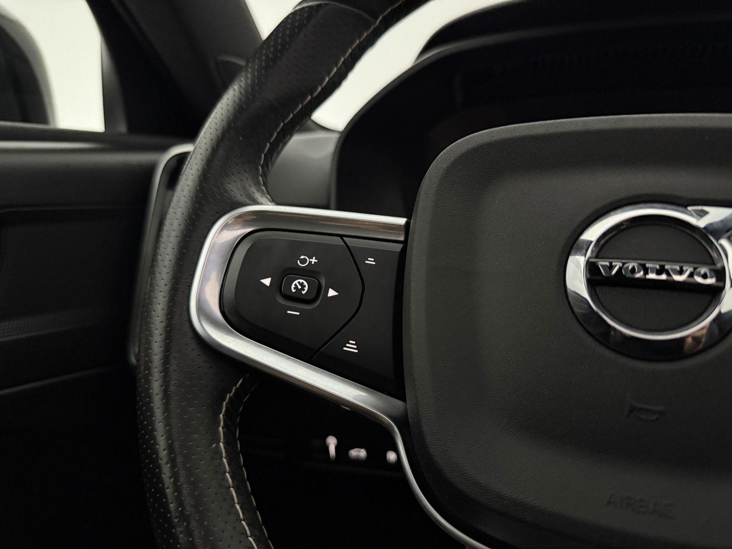 Volvo XC40 1.5 T5 Recharge Inscription 262PK | Pano | Virtual | Camera | Carplay | Leder | Cruise | LED