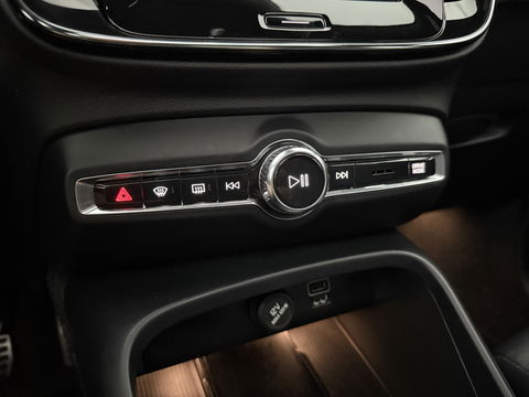 Volvo XC40 1.5 T5 Recharge Inscription 262PK | Pano | Virtual | Camera | Carplay | Leder | Cruise | LED