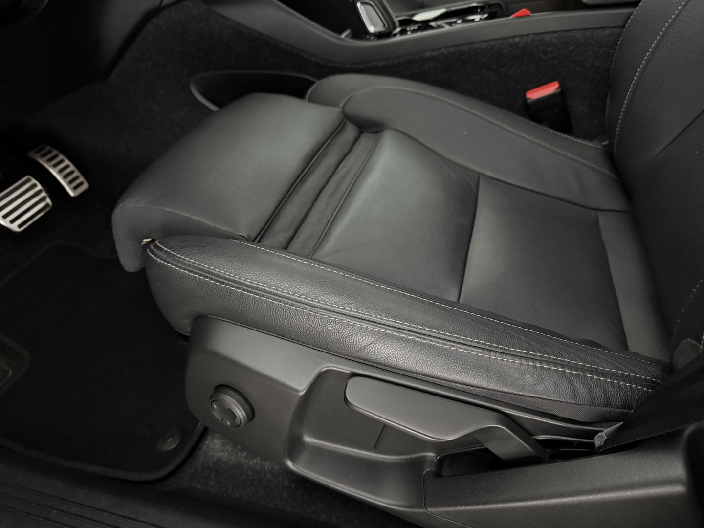 Volvo XC40 1.5 T5 Recharge R-Design | Pano | Virtual | Camera | Carplay | Leder | Cruise | LED