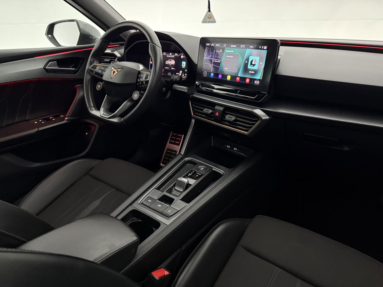 CUPRA Leon Sportstourer 1.4 e-Hybrid VZ Performance | 245PK | Pano | Virtual | Sfeerverl. | Memory | LED | Cruise