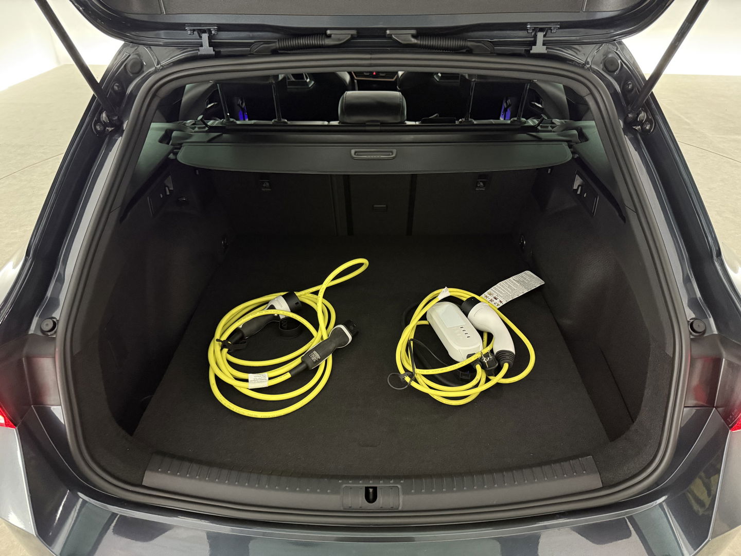 CUPRA Leon Sportstourer 1.4 e-Hybrid VZ Performance | 245PK | Pano | Virtual | Sfeerverl. | Memory l Stuur/Stoelverw. | LED | Adaptive-Cruise