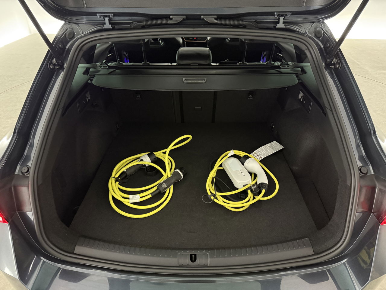 CUPRA Leon Sportstourer 1.4 e-Hybrid VZ Performance | 245PK | Pano | Virtual | Sfeerverl. | Memory | LED | Cruise