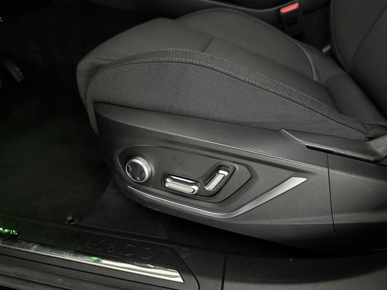 Lynk Co 01 1.5 | Pano | Virtual | 360° | Sfeerver. | Memory | LED | Carplay