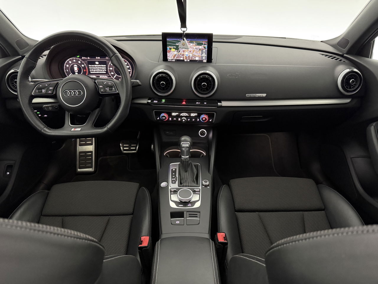 Audi A3 40 e-tron 225PK S-line | Pano | Virtual | LED | Carplay | Adaptive Cruise | NAP