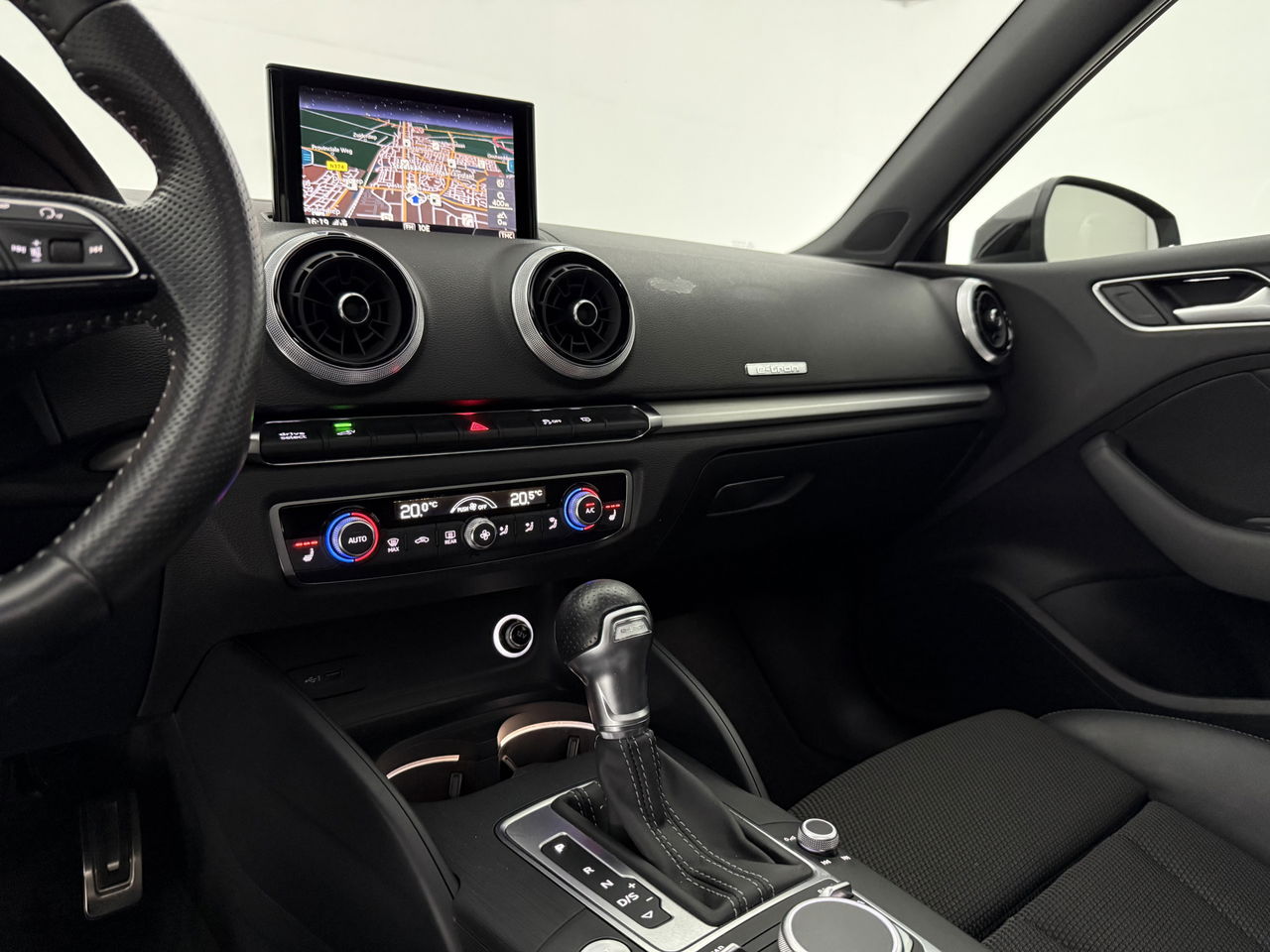 Audi A3 40 e-tron 225PK S-line | Pano | Virtual | LED | Carplay | Adaptive Cruise | NAP