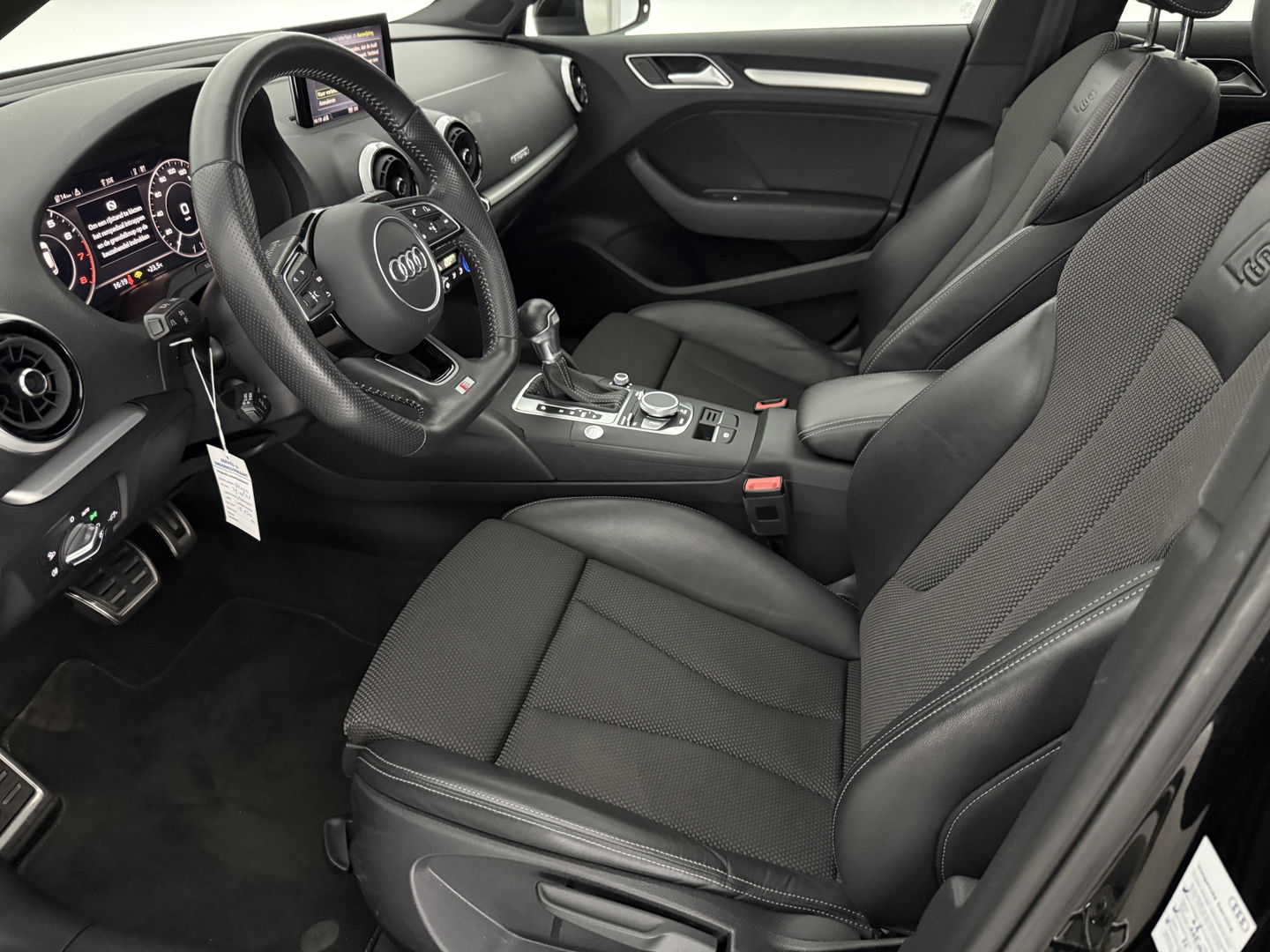 Audi A3 40 e-tron 225PK S-line | Pano | Virtual | LED | Carplay | Adaptive Cruise | Stoelverw. l NAP