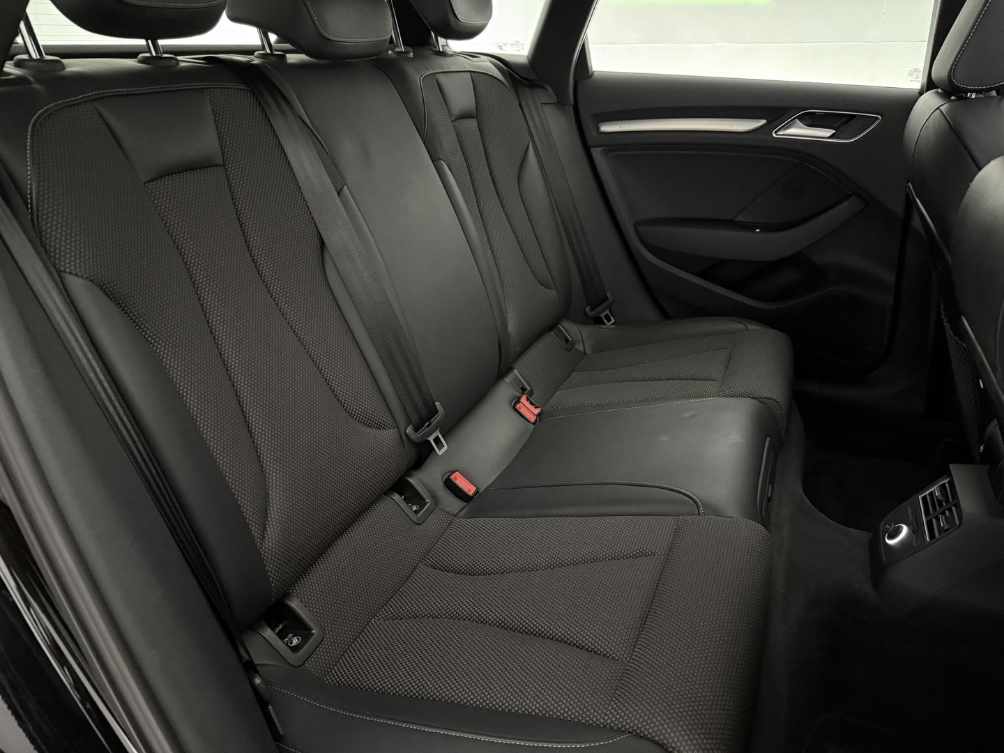 Audi A3 40 e-tron 225PK S-line | Pano | Virtual | LED | Carplay | Adaptive Cruise | Stoelverw. l NAP