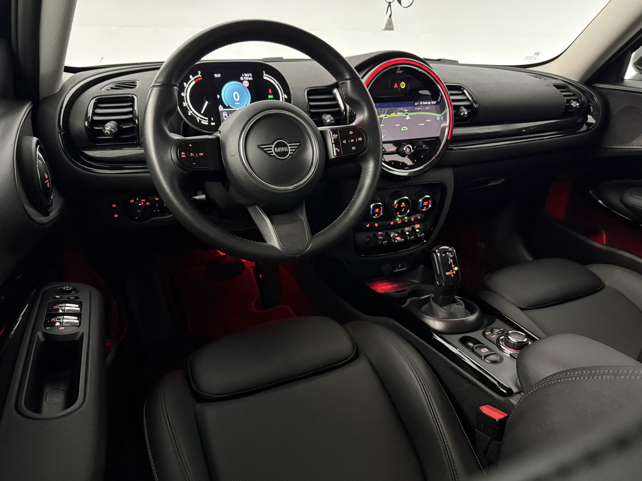 MINI Clubman 1.5 Cooper Classic | Sfeerverl | Virtual | Camera | LED | Carplay | Leder | NAP