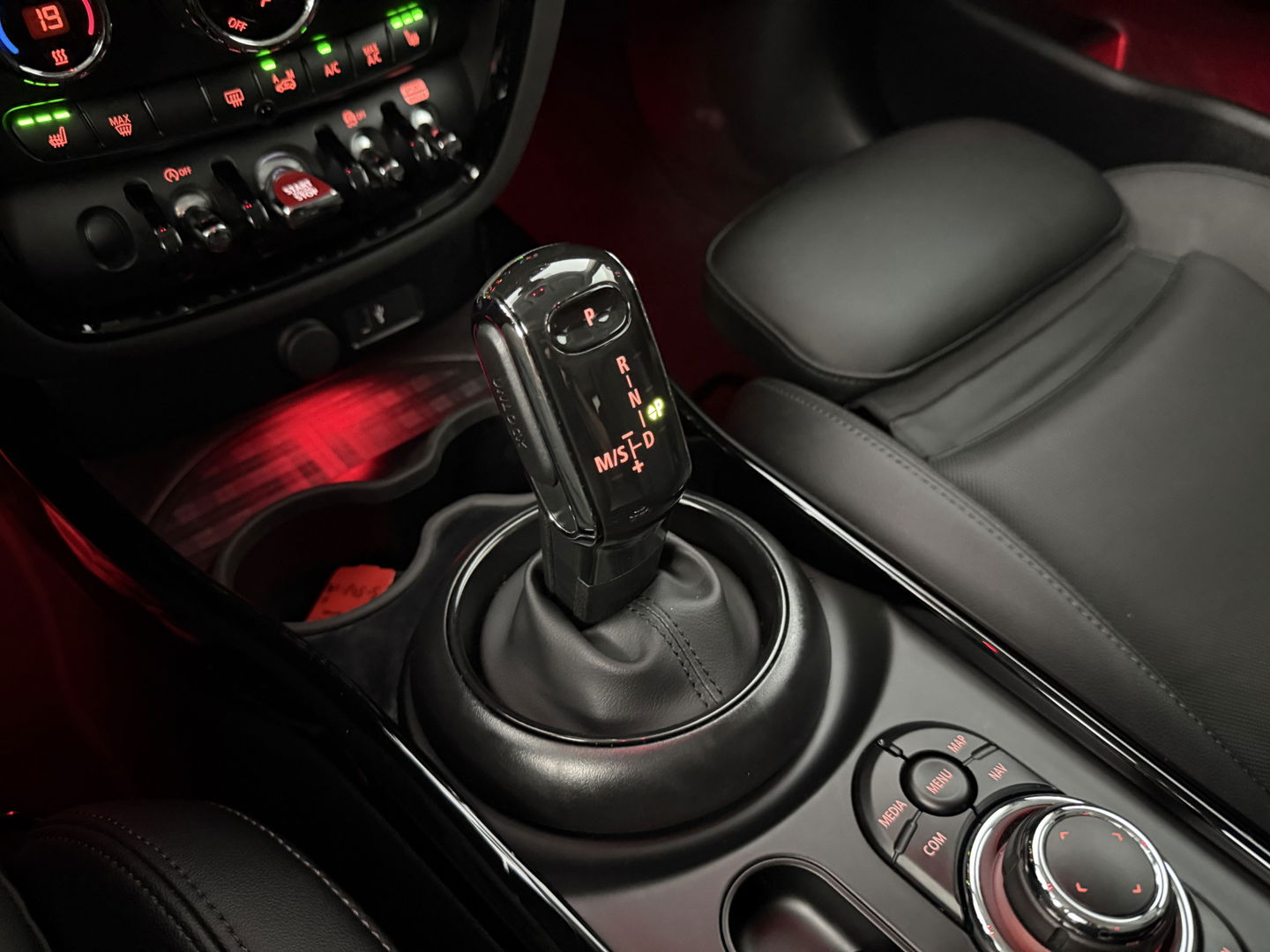 MINI Clubman 1.5 Cooper Classic | Sfeerverl | Virtual | Camera | Stoelverw. l LED | Carplay | Leder | NAP