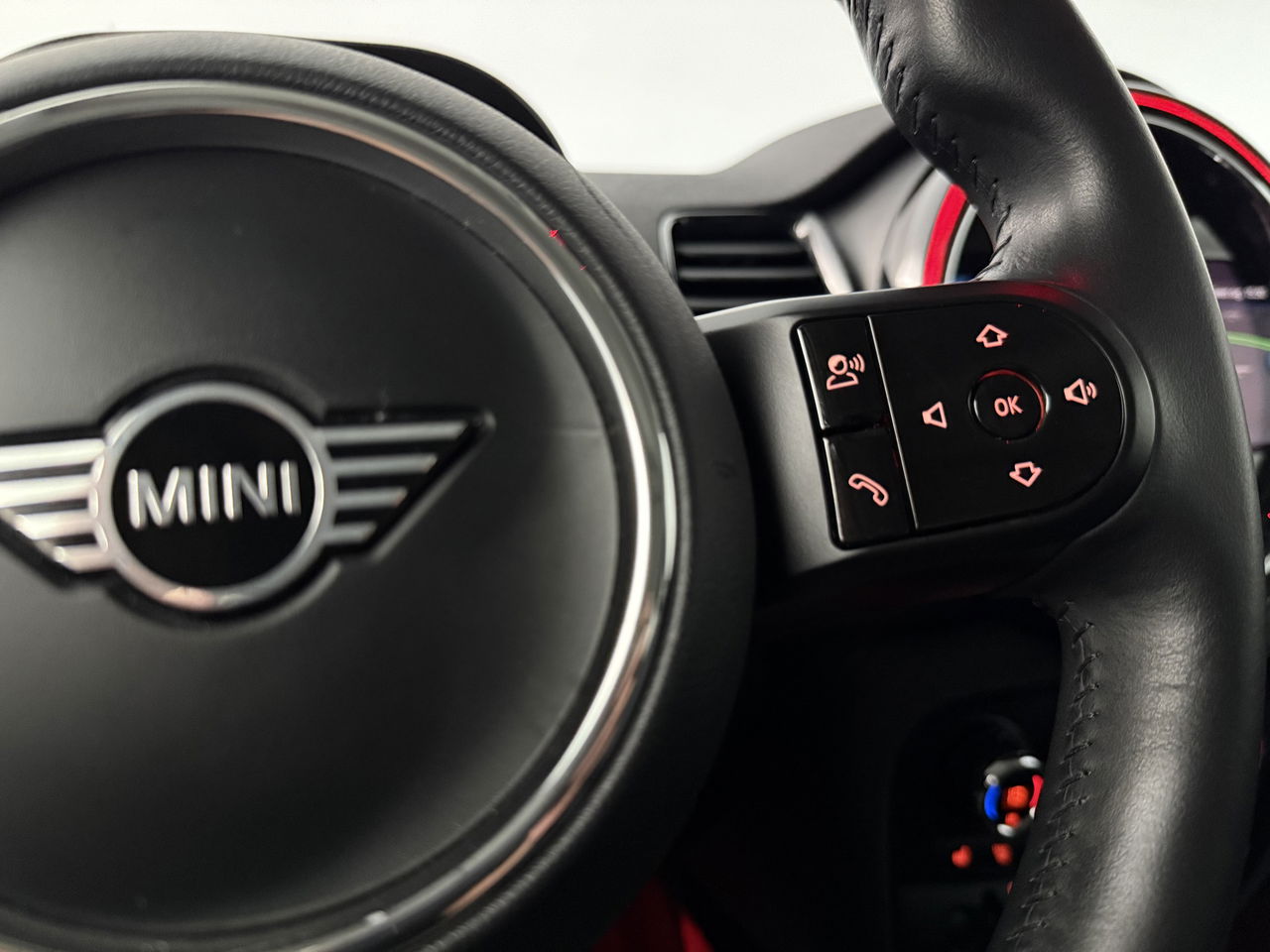 MINI Clubman 1.5 Cooper Classic | Sfeerverl | Virtual | Camera | LED | Carplay | Leder | NAP