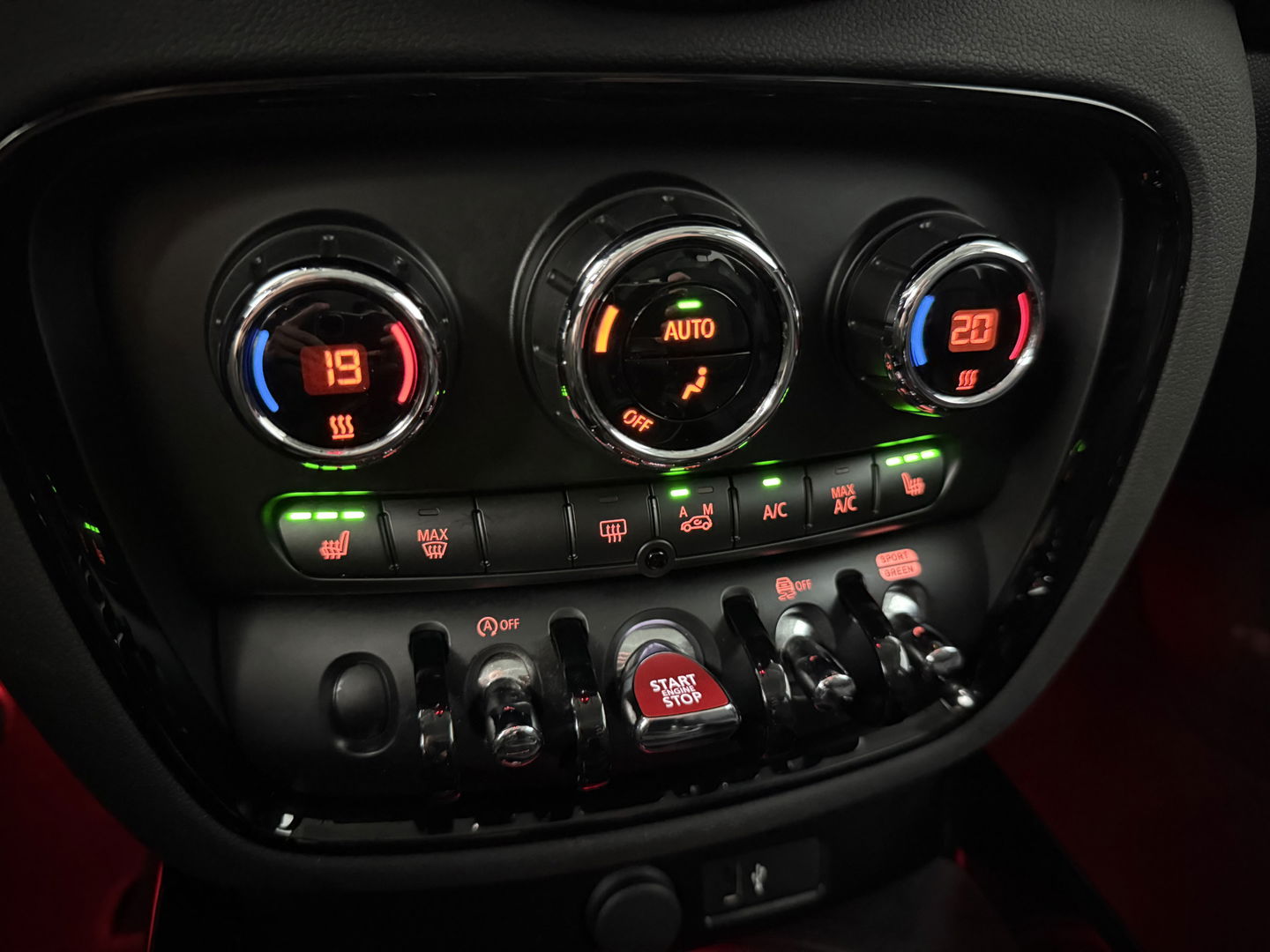 MINI Clubman 1.5 Cooper Classic | Sfeerverl | Virtual | Camera | Stoelverw. l LED | Carplay | Leder | NAP