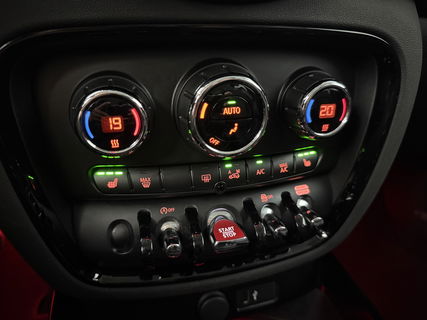 MINI Clubman 1.5 Cooper Classic | Sfeerverl | Virtual | Camera | LED | Carplay | Leder | NAP