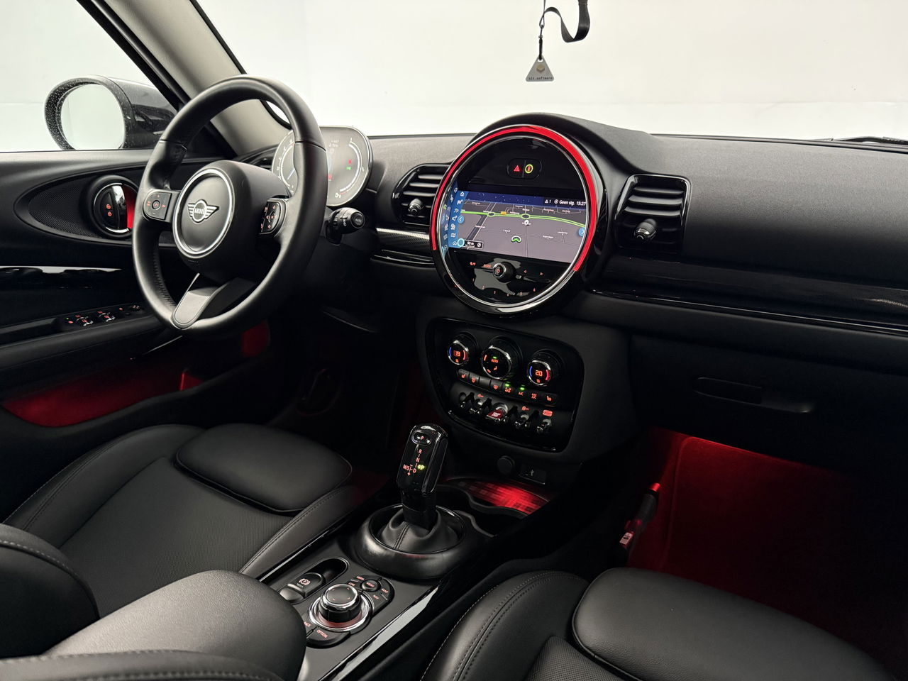 MINI Clubman 1.5 Cooper Classic | Sfeerverl | Virtual | Camera | LED | Carplay | Leder | NAP